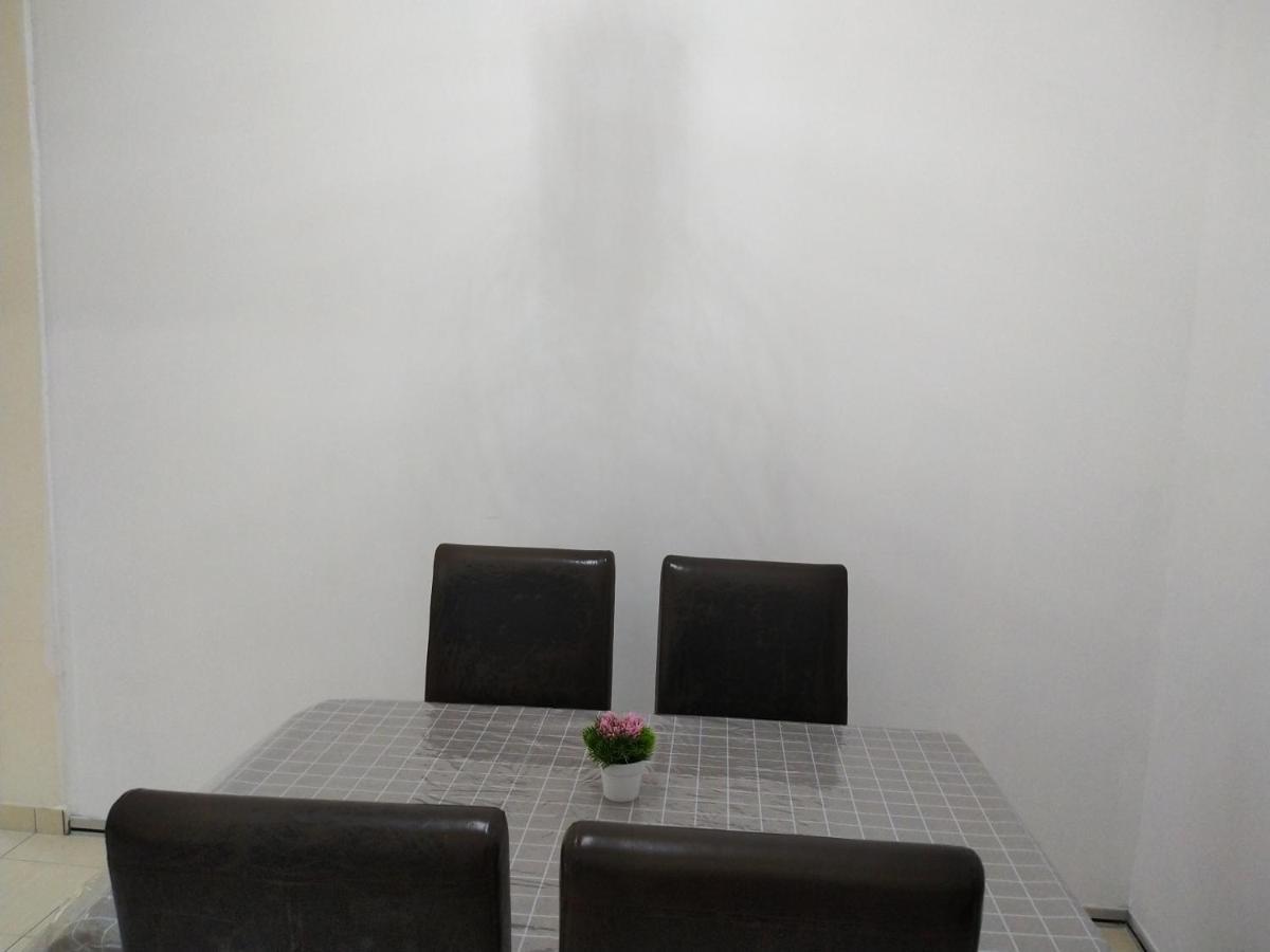 Near Batu Burok, Hospital Hsnz, Ktcc Mall, Drawbridge A Apartment