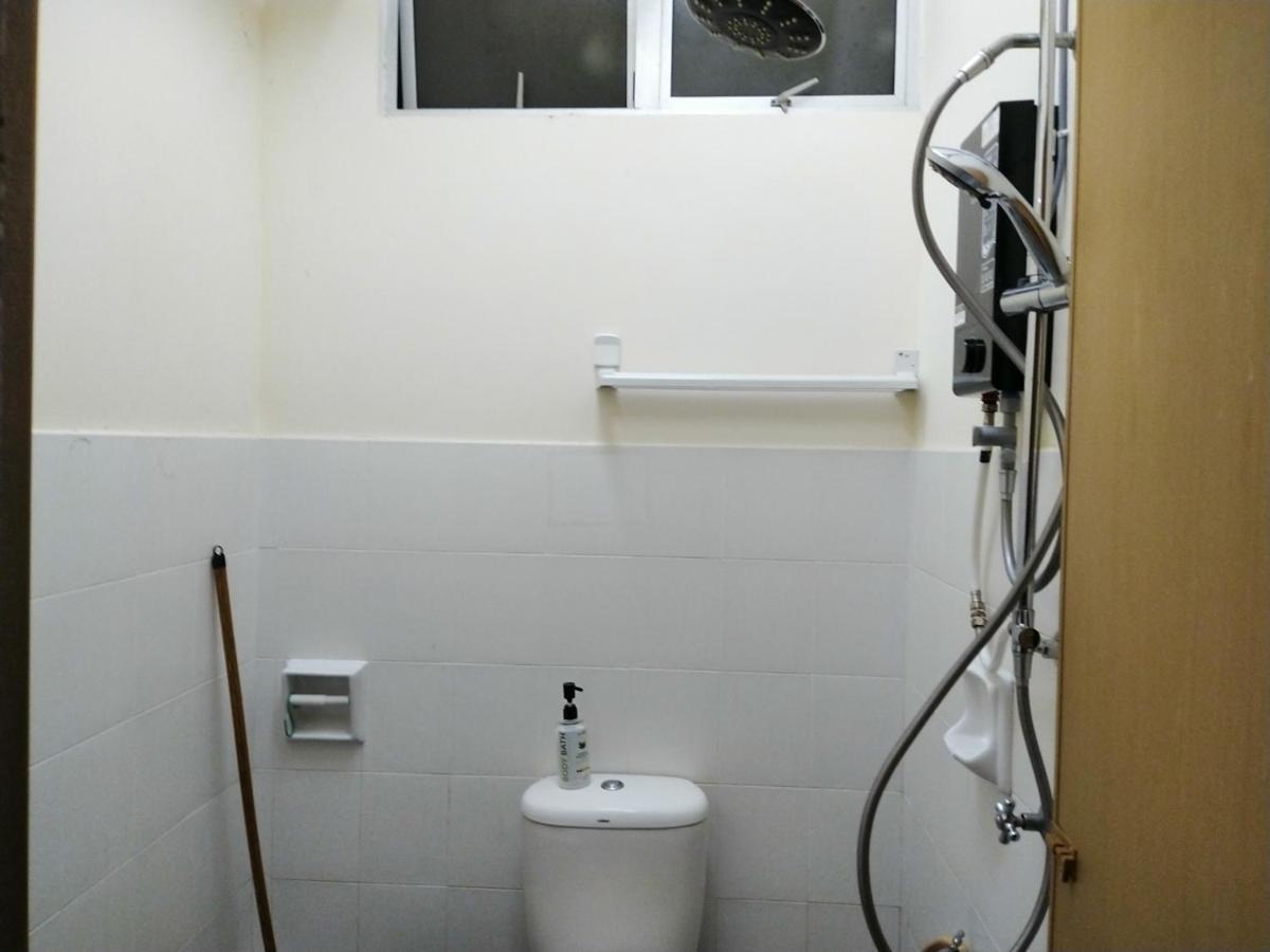Near Batu Burok, Hospital Hsnz, Ktcc Mall, Drawbridge A Apartment *