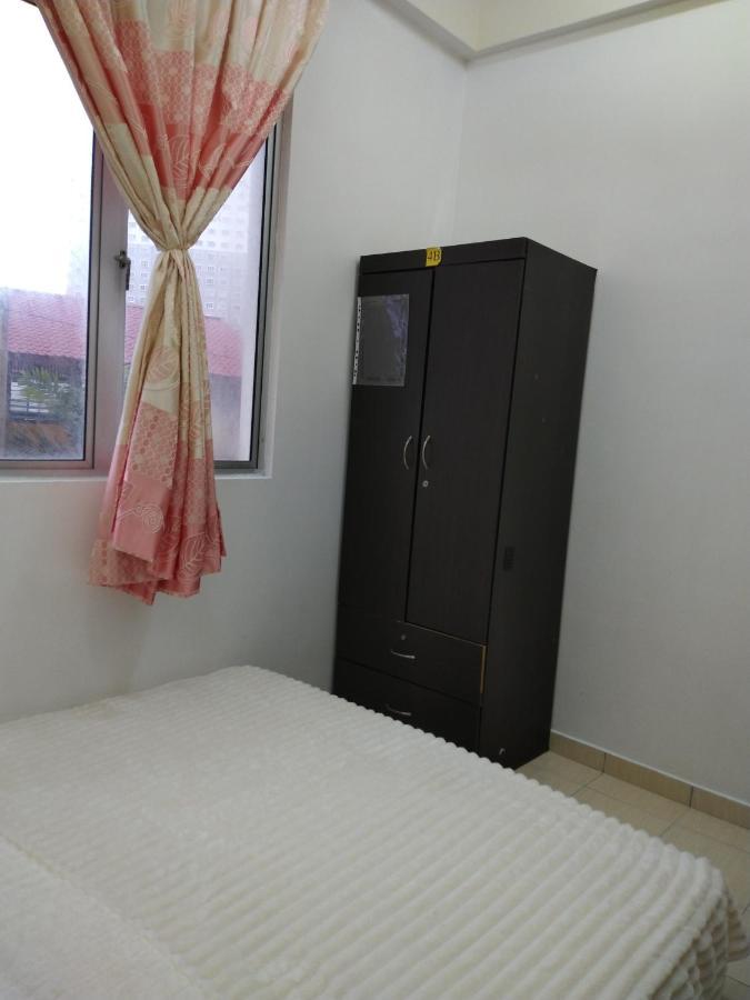 Near Batu Burok, Hospital Hsnz, Ktcc Mall, Drawbridge A Apartment